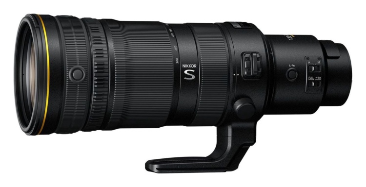 Nikkor Z 120-300mm f/2.8 TC VR S mit Stativkollier, Schrägansicht