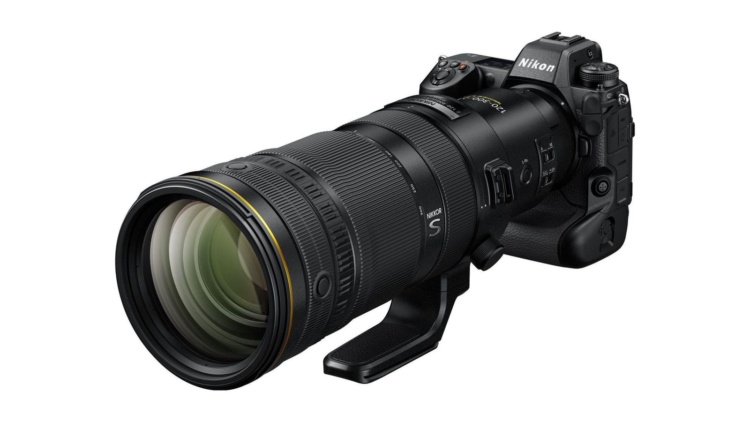 Nikkor Z 120-300mm f/2.8 TC VR S an einer Nikon Z9, Studioaufnahme