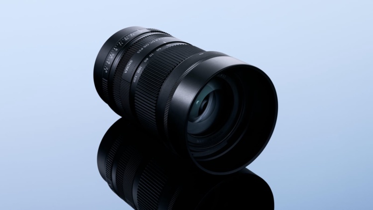 Sigma 50-120mm F2.8 DC OS | Contemporary mit Gegenlichtblende, Studioaufnahme mit Spiegelung